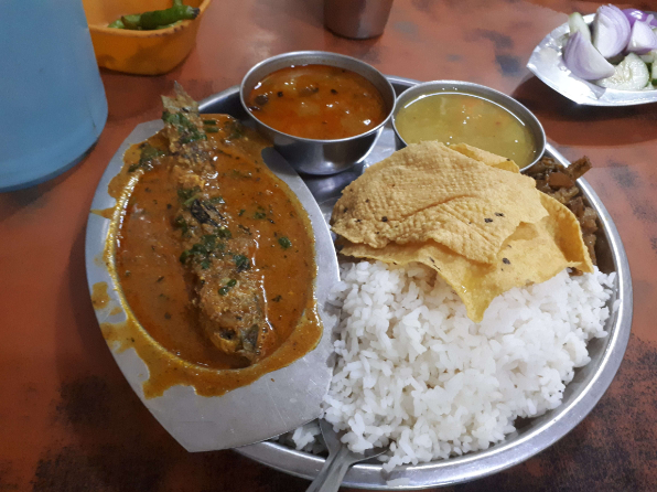 אוכל הודי מקומי בשבע האחיות